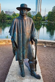 300px-Stevie_Ray_Vaughan_statue_Austin_Texas